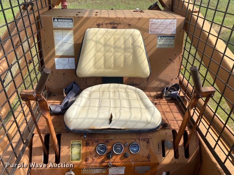 image for item DI7837 1981 Case 1835  skid steer loader