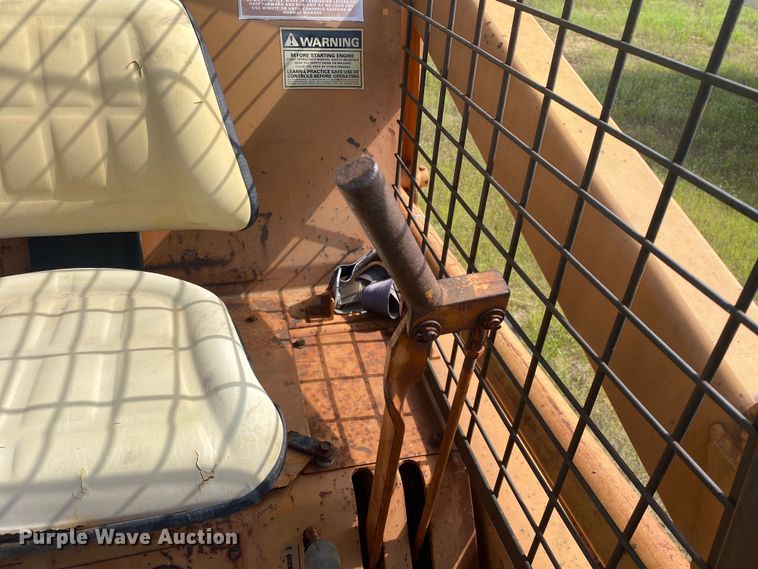 image for item DI7837 1981 Case 1835  skid steer loader