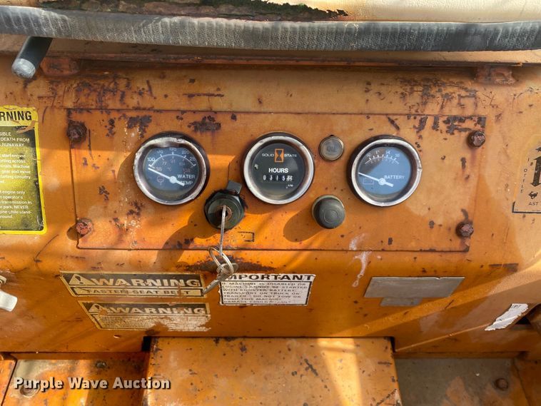 image for item DI7837 1981 Case 1835  skid steer loader