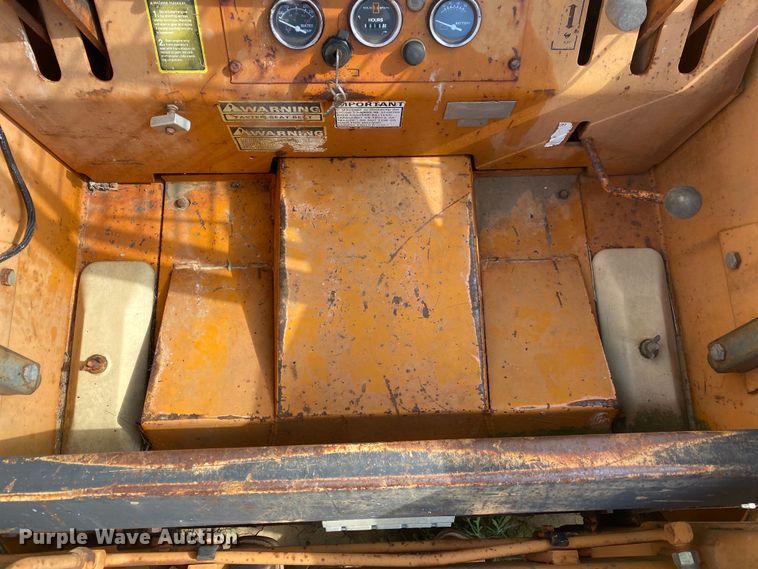 image for item DI7837 1981 Case 1835  skid steer loader