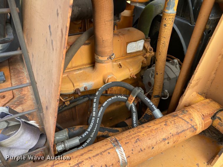 image for item DI7837 1981 Case 1835  skid steer loader