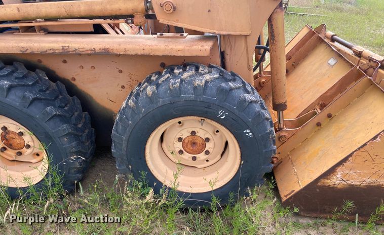 image for item DI7837 1981 Case 1835  skid steer loader