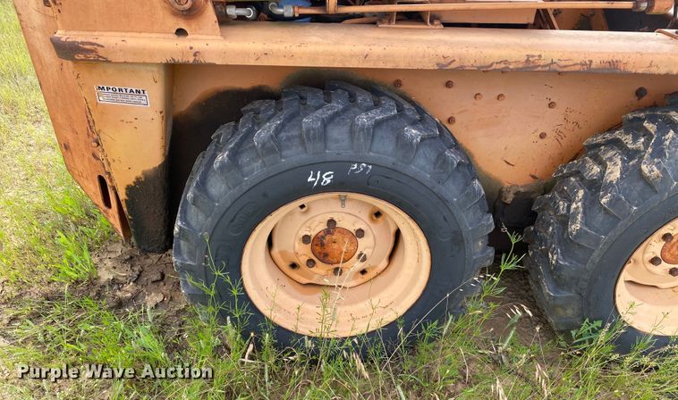 image for item DI7837 1981 Case 1835  skid steer loader