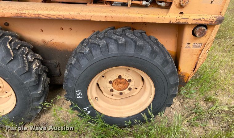 image for item DI7837 1981 Case 1835  skid steer loader