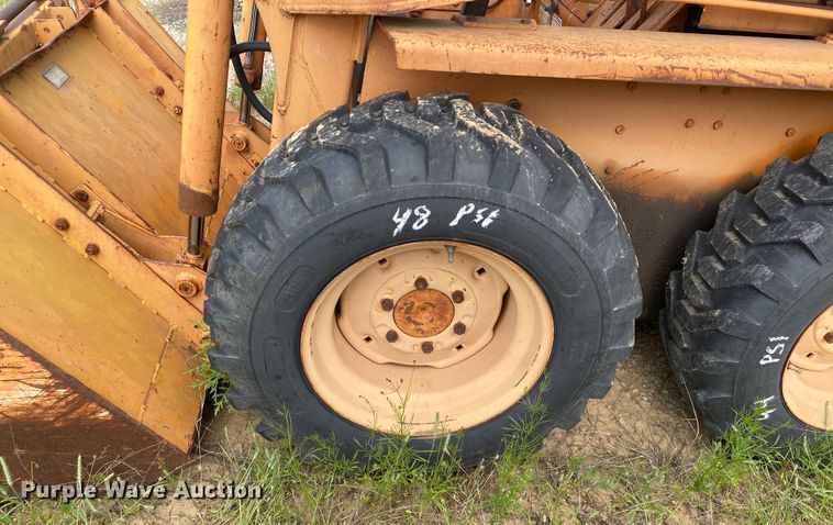 image for item DI7837 1981 Case 1835  skid steer loader