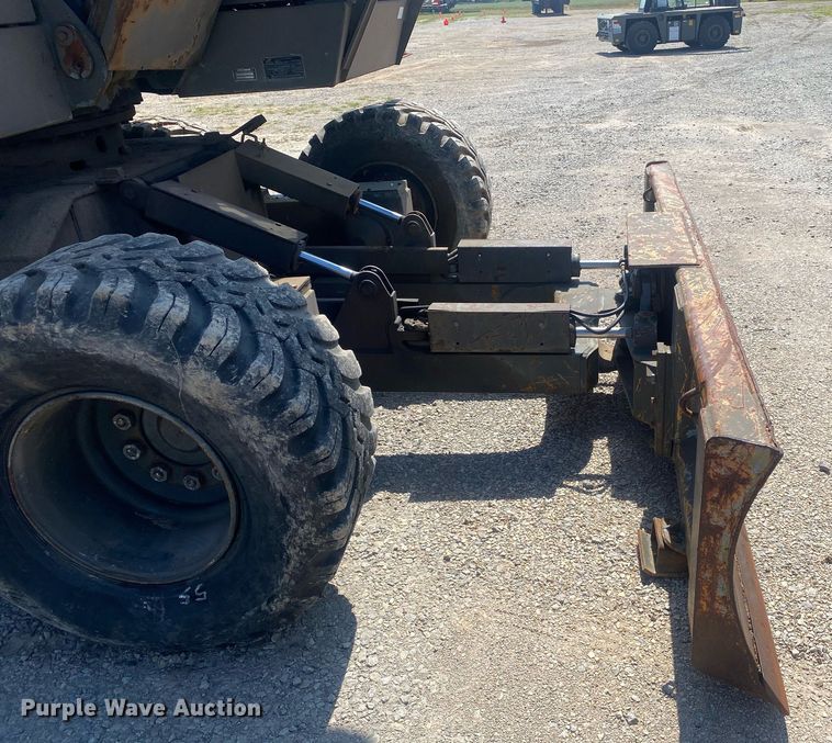 image for item DI7838 1987 John Deere 690CR  wheeled excavator