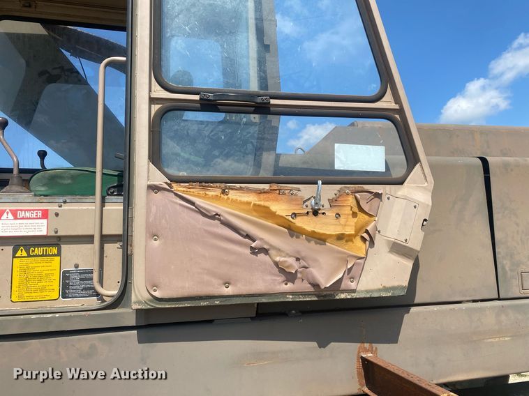 image for item DI7838 1987 John Deere 690CR  wheeled excavator