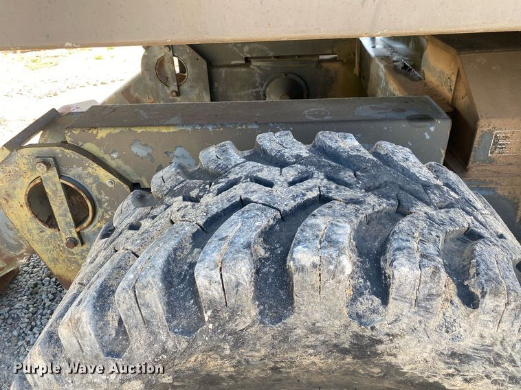 image for item DI7838 1987 John Deere 690CR  wheeled excavator