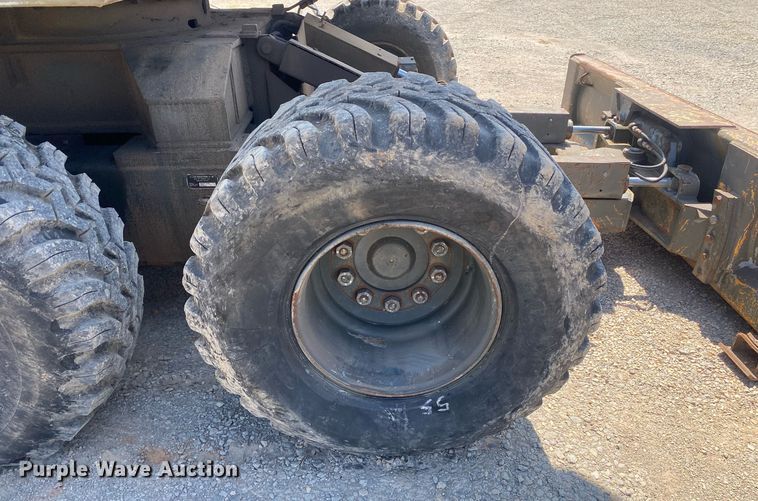 image for item DI7838 1987 John Deere 690CR  wheeled excavator