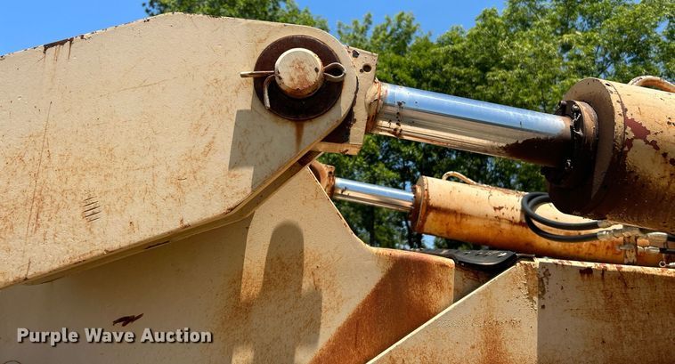 image for item DI7854 2001 Tesmec TRS1085  trencher