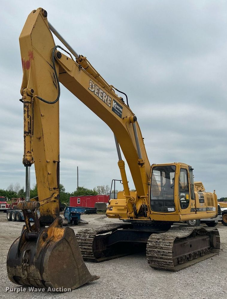 image for item DI7857 2001 John Deere 370  excavator