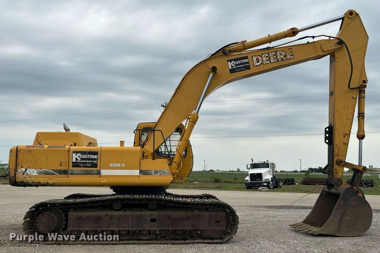 image for item DI7857 2001 John Deere 370  excavator