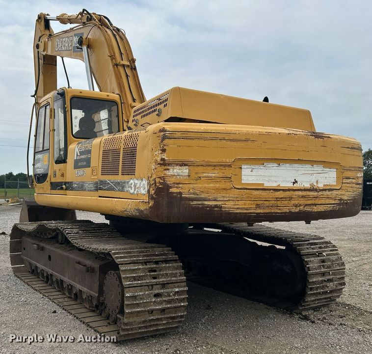 image for item DI7857 2001 John Deere 370  excavator