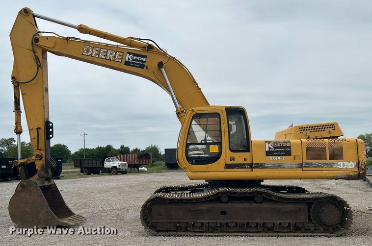 image for item DI7857 2001 John Deere 370  excavator