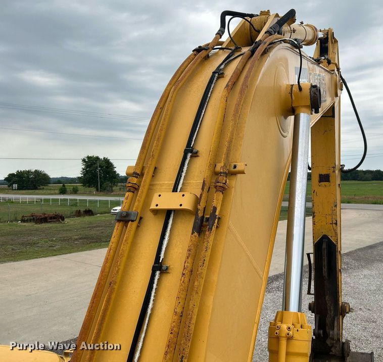 image for item DI7857 2001 John Deere 370  excavator