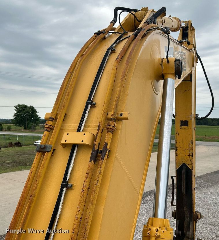 image for item DI7857 2001 John Deere 370  excavator