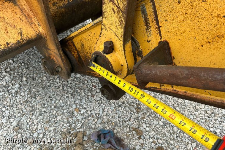 image for item DI7857 2001 John Deere 370  excavator