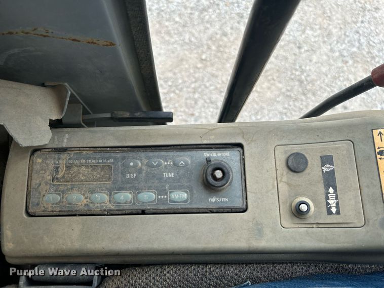 image for item DI7857 2001 John Deere 370  excavator