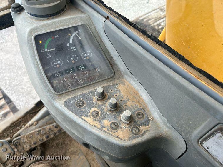 image for item DI7857 2001 John Deere 370  excavator