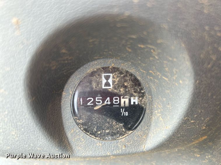 image for item DI7857 2001 John Deere 370  excavator