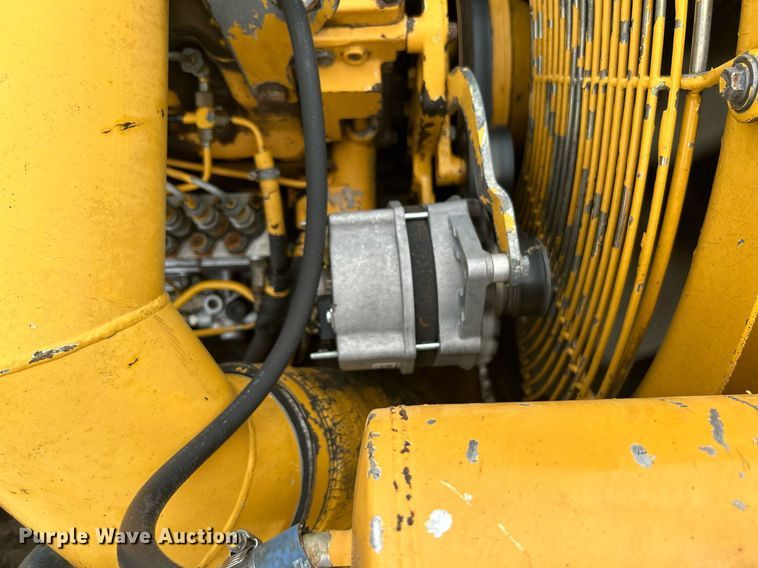 image for item DI7857 2001 John Deere 370  excavator