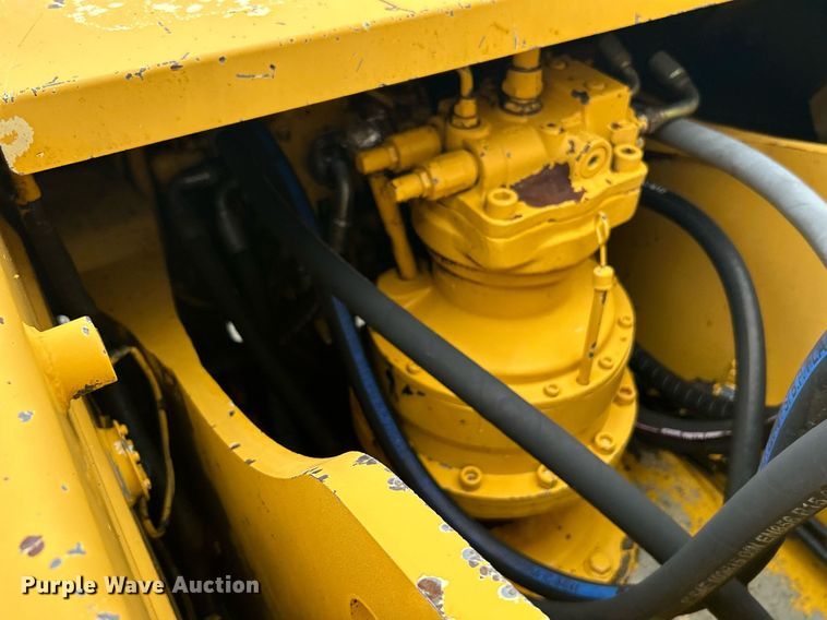 image for item DI7857 2001 John Deere 370  excavator