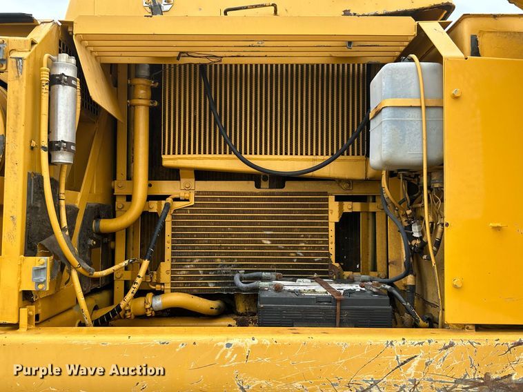 image for item DI7857 2001 John Deere 370  excavator