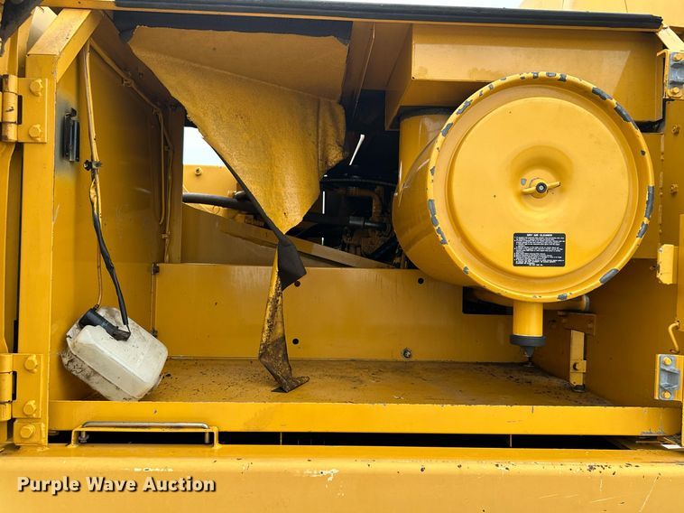 image for item DI7857 2001 John Deere 370  excavator