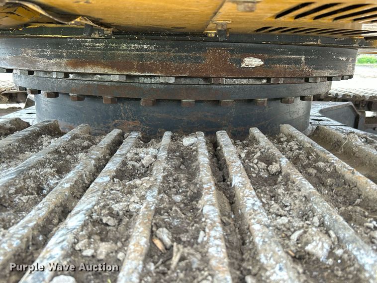 image for item DI7857 2001 John Deere 370  excavator