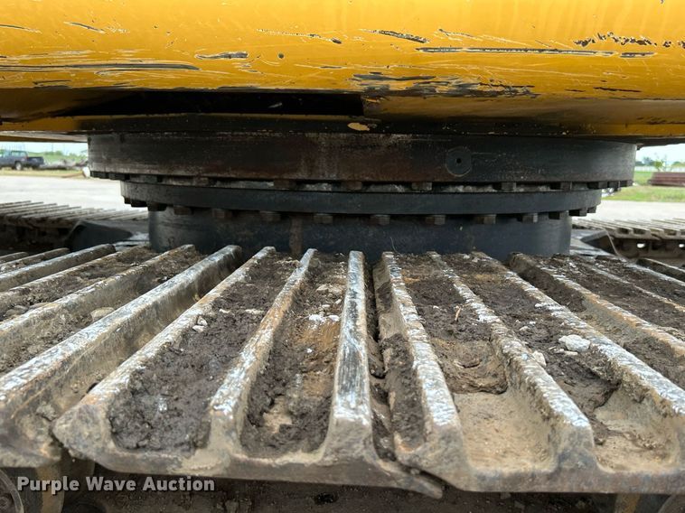 image for item DI7857 2001 John Deere 370  excavator