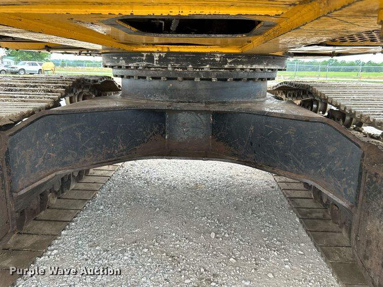 image for item DI7857 2001 John Deere 370  excavator