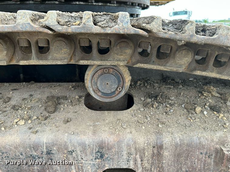 image for item DI7857 2001 John Deere 370  excavator