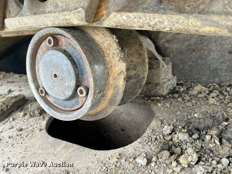 image for item DI7857 2001 John Deere 370  excavator