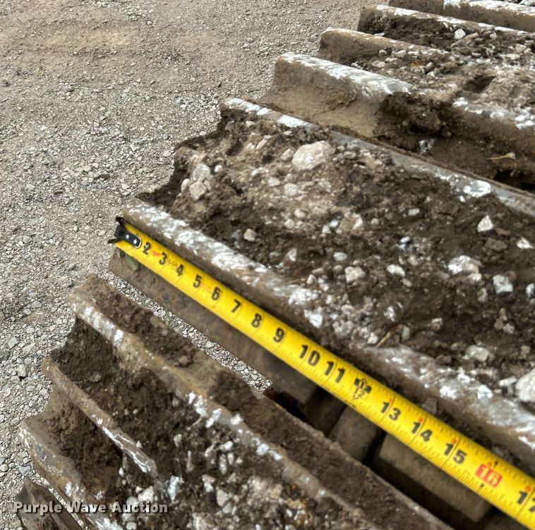 image for item DI7857 2001 John Deere 370  excavator