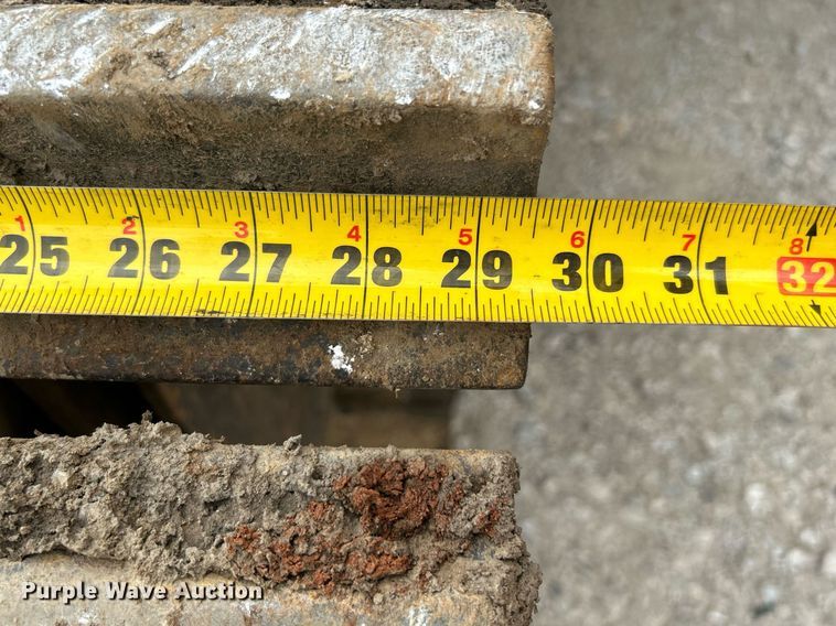 image for item DI7857 2001 John Deere 370  excavator