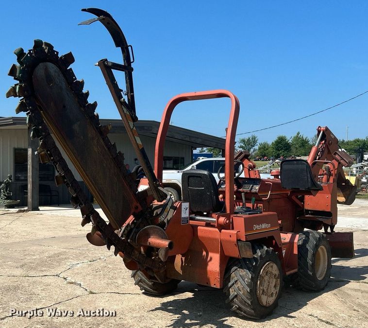 image for item DI7861 1996 Ditch Witch 4500DD  trencher