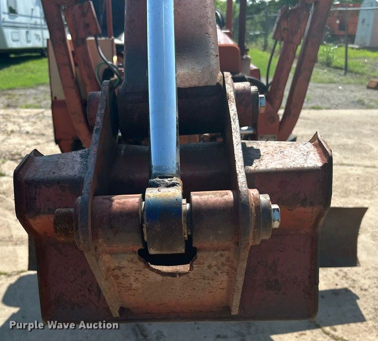 image for item DI7861 1996 Ditch Witch 4500DD  trencher