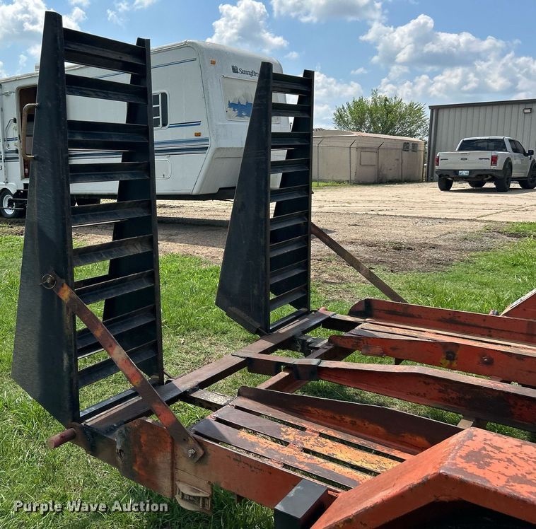 image for item DI7862 1977 Belshe  equipment trailer