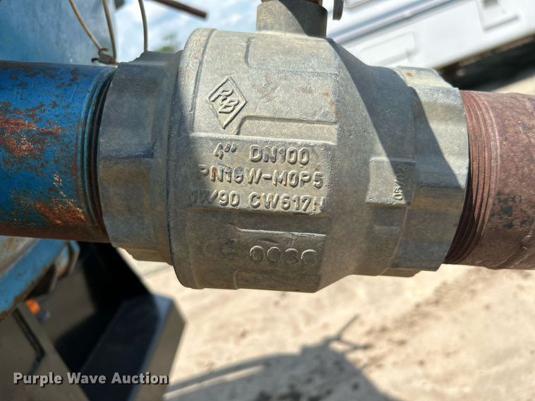 image for item DI7866 1998 Ford AT9522  vacuum truck