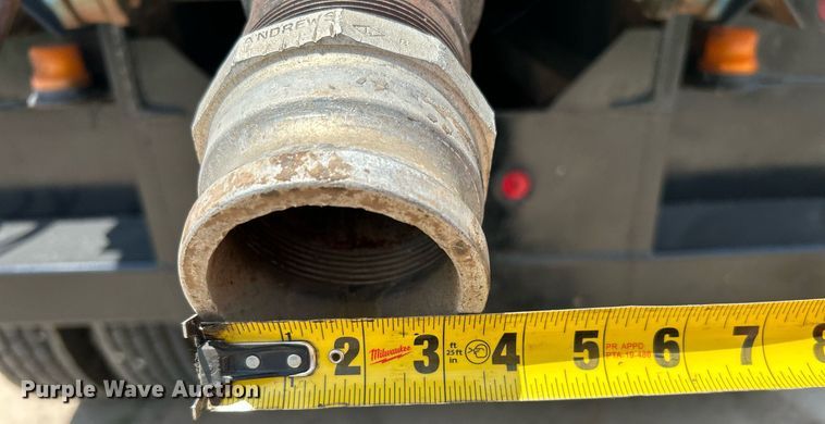 image for item DI7866 1998 Ford AT9522  vacuum truck