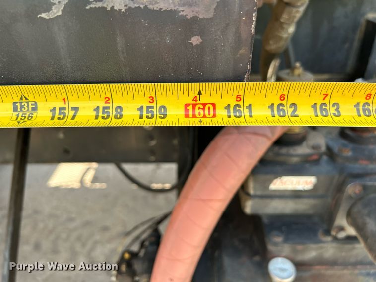 image for item DI7866 1998 Ford AT9522  vacuum truck