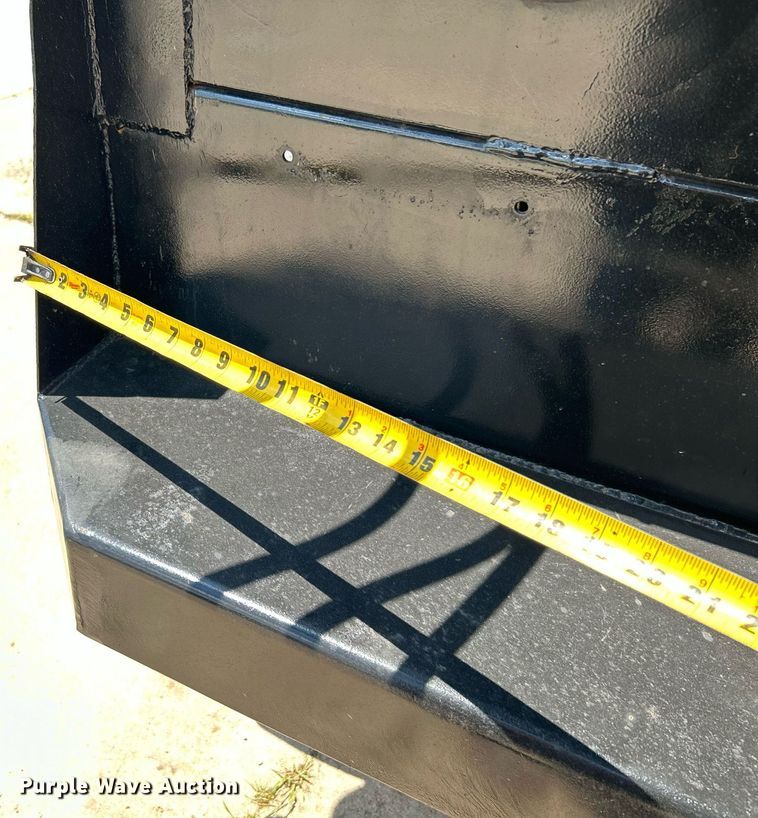 image for item DI7866 1998 Ford AT9522  vacuum truck