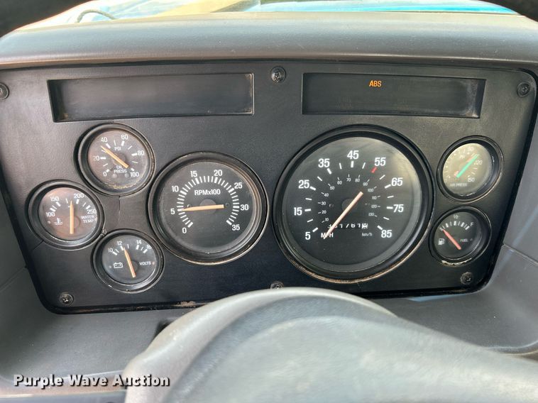 image for item DI7866 1998 Ford AT9522  vacuum truck