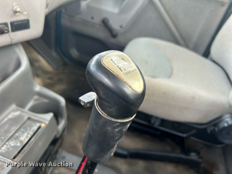 image for item DI7866 1998 Ford AT9522  vacuum truck