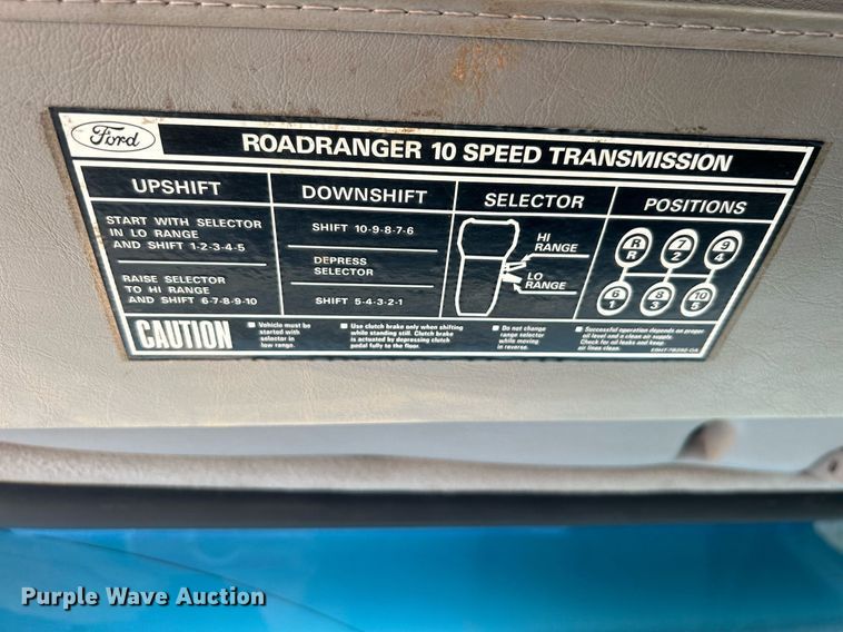 image for item DI7866 1998 Ford AT9522  vacuum truck