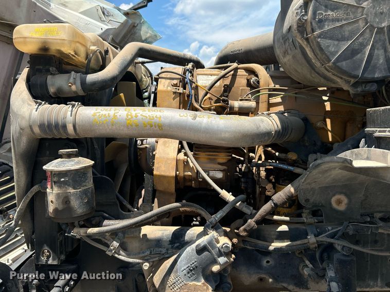 image for item DI7866 1998 Ford AT9522  vacuum truck