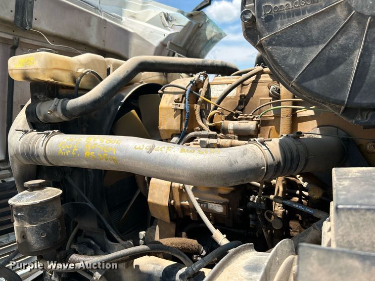 image for item DI7866 1998 Ford AT9522  vacuum truck