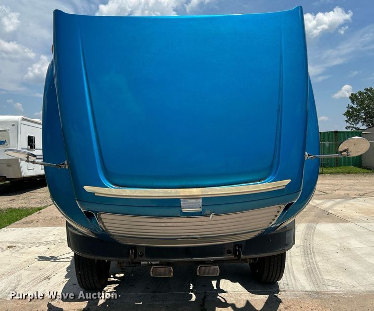 image for item DI7866 1998 Ford AT9522  vacuum truck