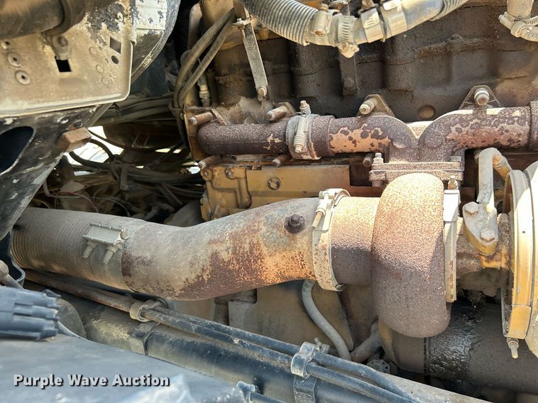 image for item DI7866 1998 Ford AT9522  vacuum truck