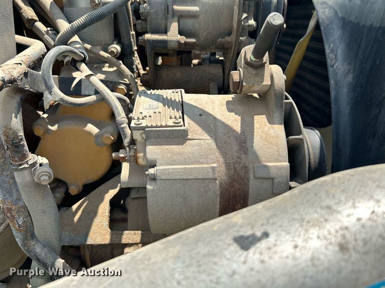 image for item DI7866 1998 Ford AT9522  vacuum truck